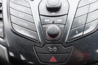 Attache ceinture arriere gauche FORD FIESTA 6