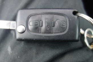 Attache ceinture arriere droit PEUGEOT 407