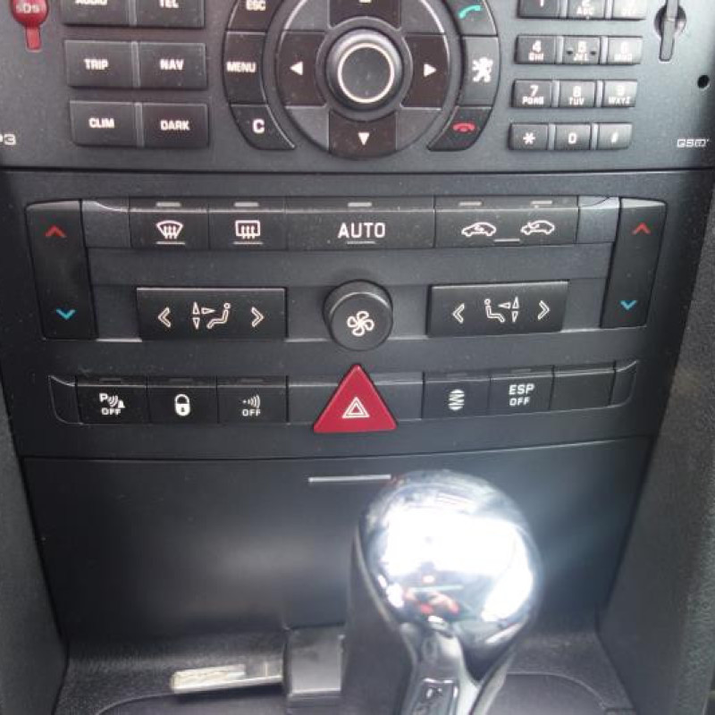 Attache ceinture arriere gauche PEUGEOT 407 Photo n°10