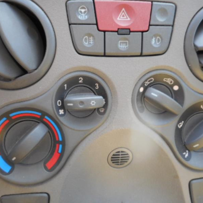 Calandre FIAT PANDA 2 Photo n°8