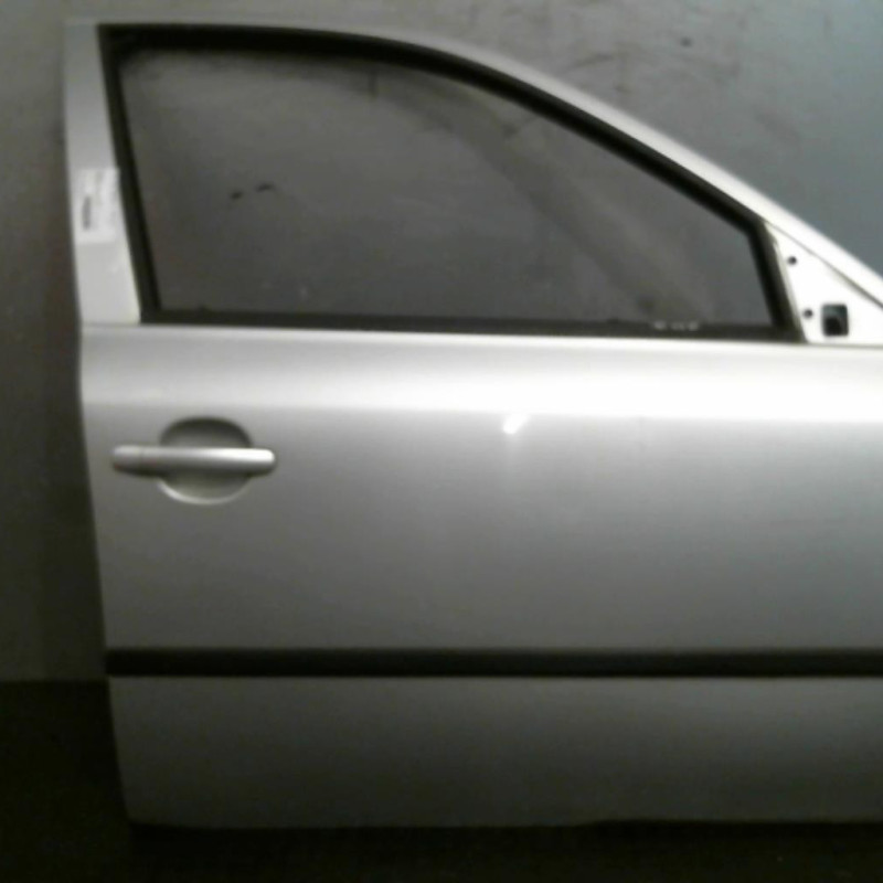 Porte avant droit SKODA OCTAVIA 1 Photo n°1