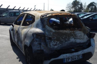 Pivot de moyeu avant droit RENAULT CLIO 4