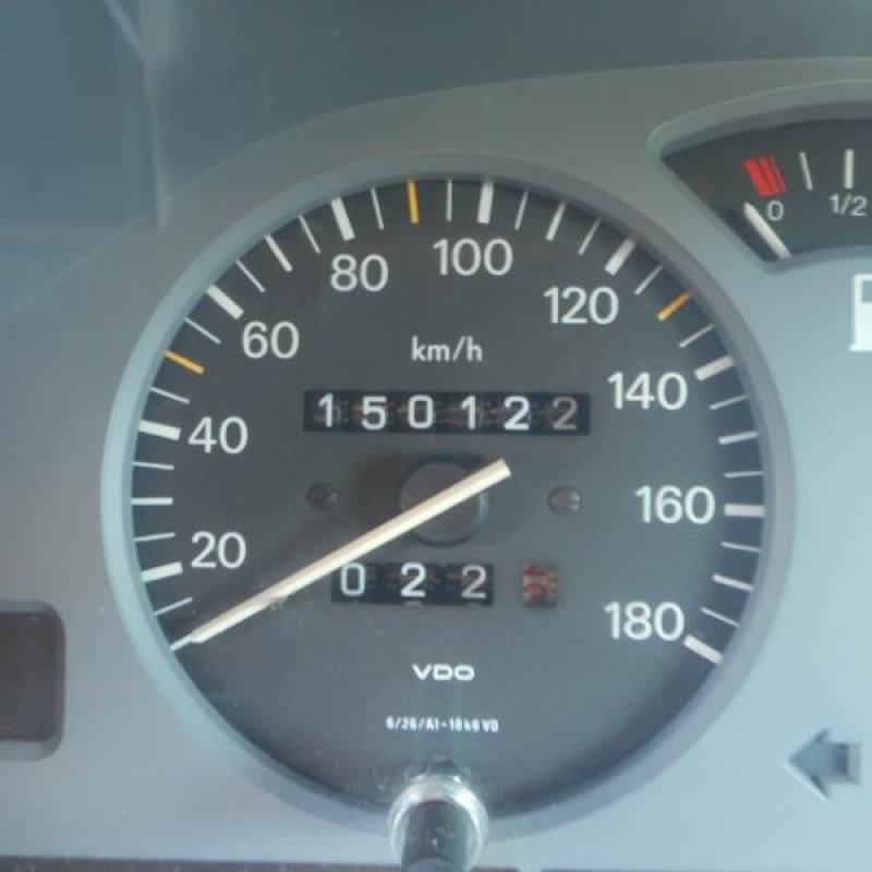 Pare choc avant PEUGEOT 106 Photo n°8