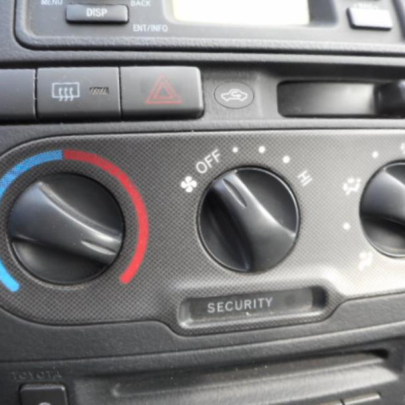Leve vitre electrique arriere gauche TOYOTA YARIS 1 Photo n°8