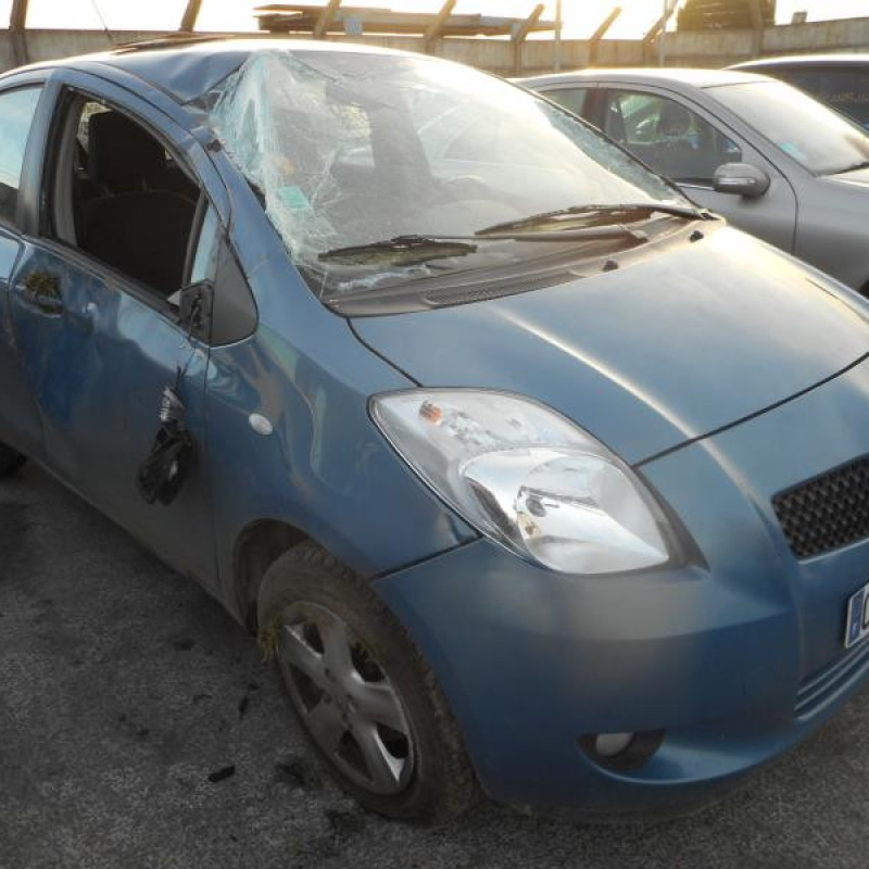 Capot TOYOTA YARIS 2 Photo n°4