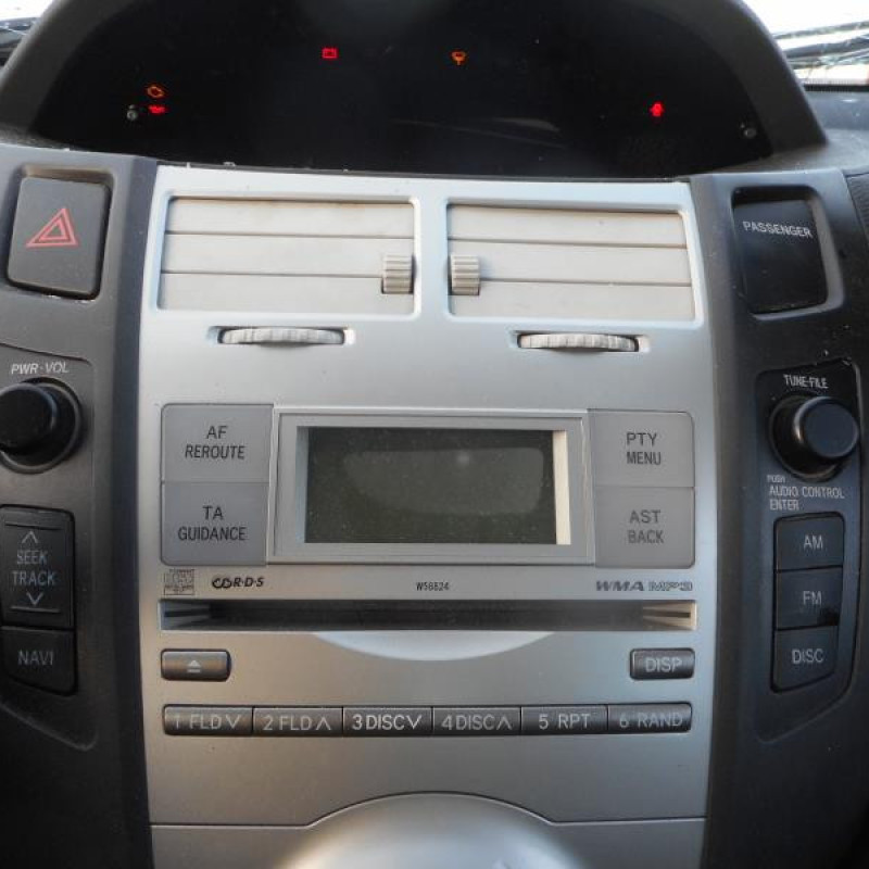 Capot TOYOTA YARIS 2 Photo n°10