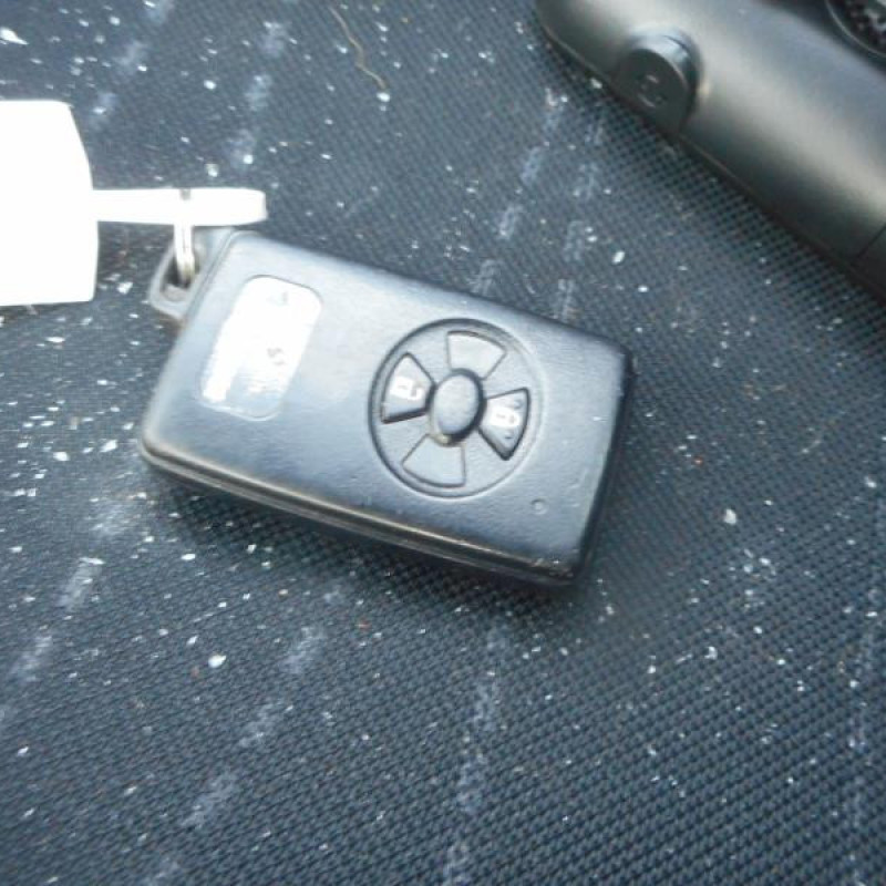 Capot TOYOTA YARIS 2 Photo n°11