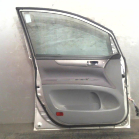 Porte avant gauche TOYOTA AVENSIS VERSO