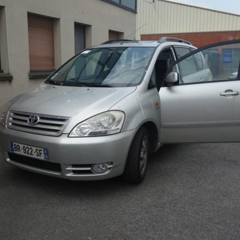 Boite a gants TOYOTA AVENSIS VERSO Photo n°3