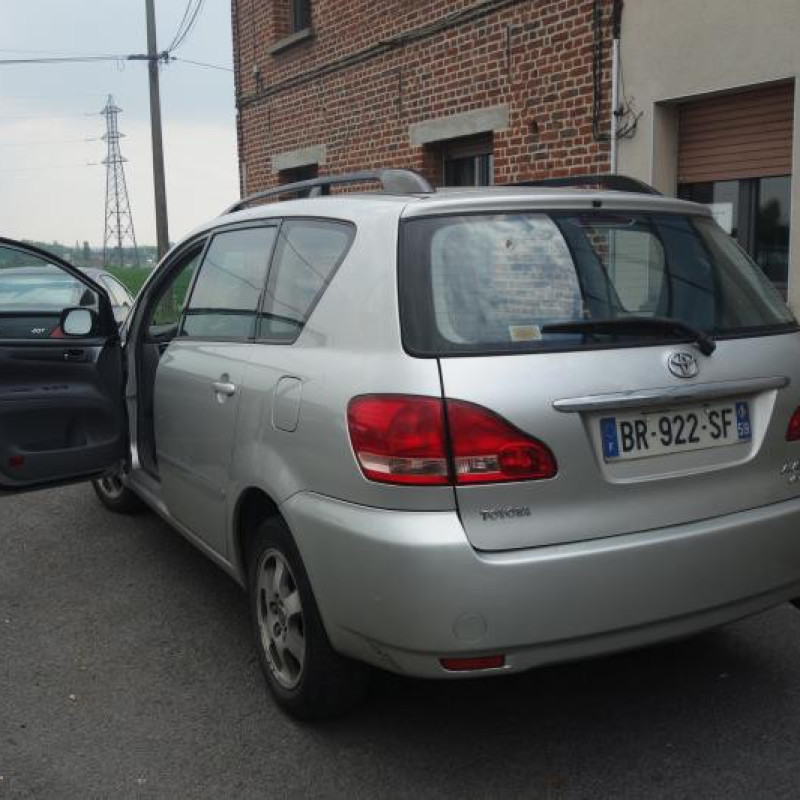 Boite a gants TOYOTA AVENSIS VERSO Photo n°6