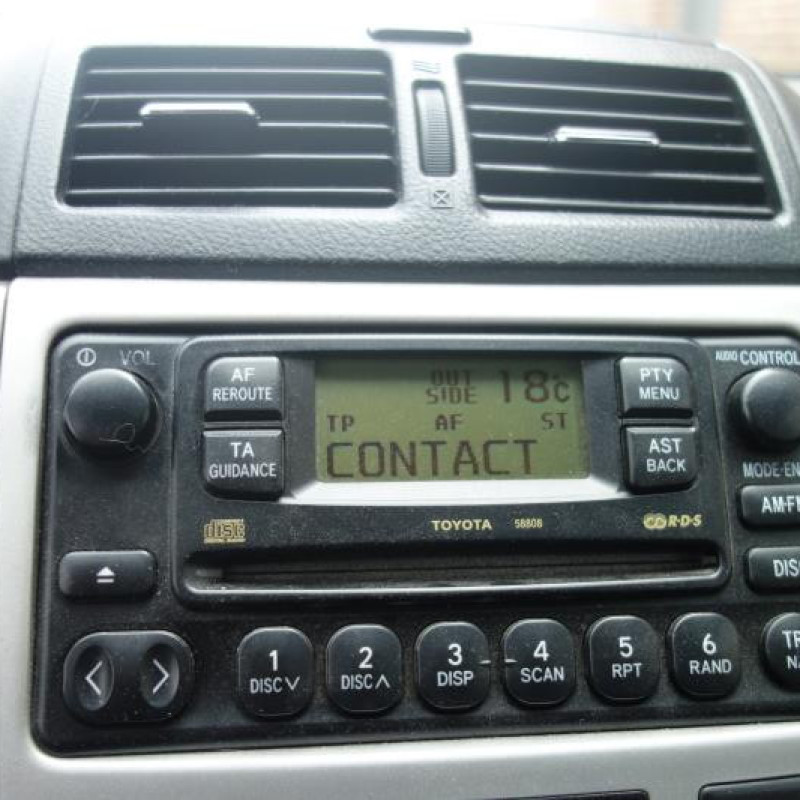 Boite a gants TOYOTA AVENSIS VERSO Photo n°9