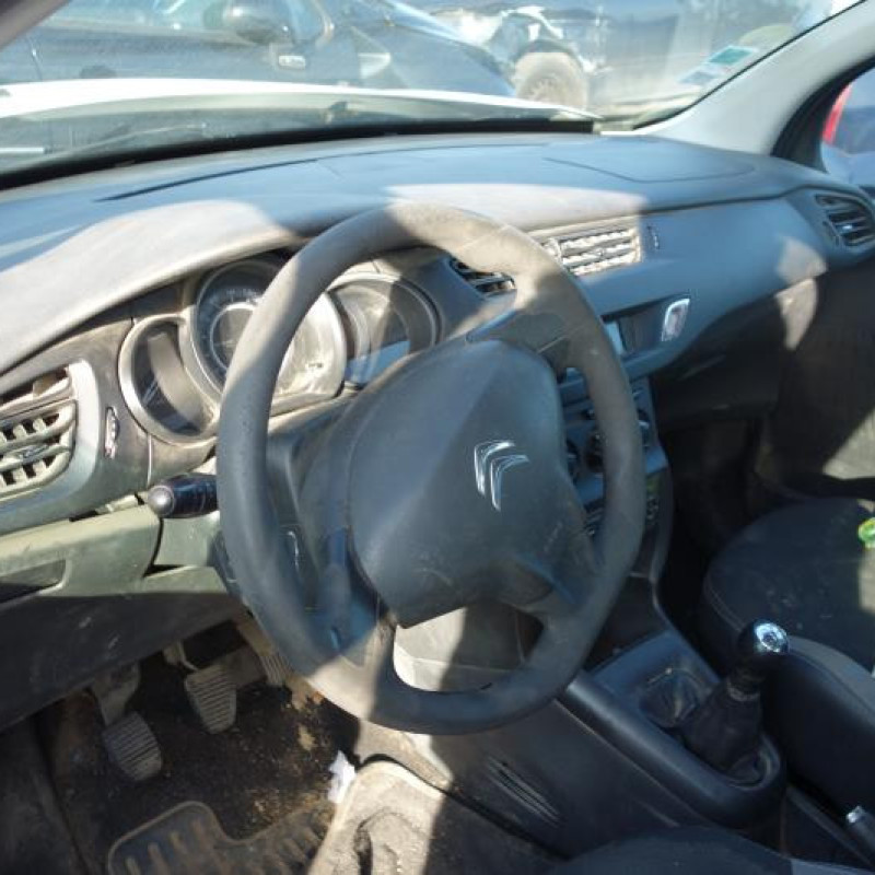 Attache ceinture arriere droit CITROEN C3 2 Photo n°8