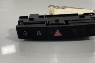 Bouton de warning OPEL ASTRA J Photo n°1