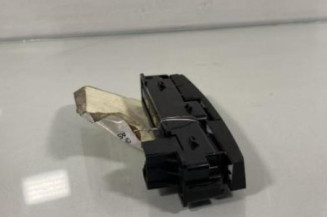 Bouton de warning OPEL ASTRA J