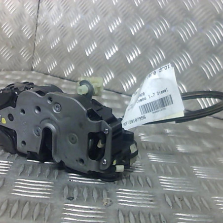 Serrure arriere droit OPEL ASTRA J Photo n°1