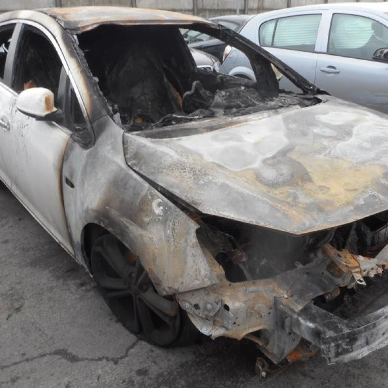 Serrure avant droit OPEL ASTRA J Photo n°4