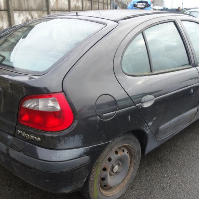 Pare choc avant RENAULT MEGANE 1 Photo n°7