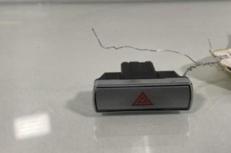 Bouton de warning FORD MONDEO 2 Photo n°1