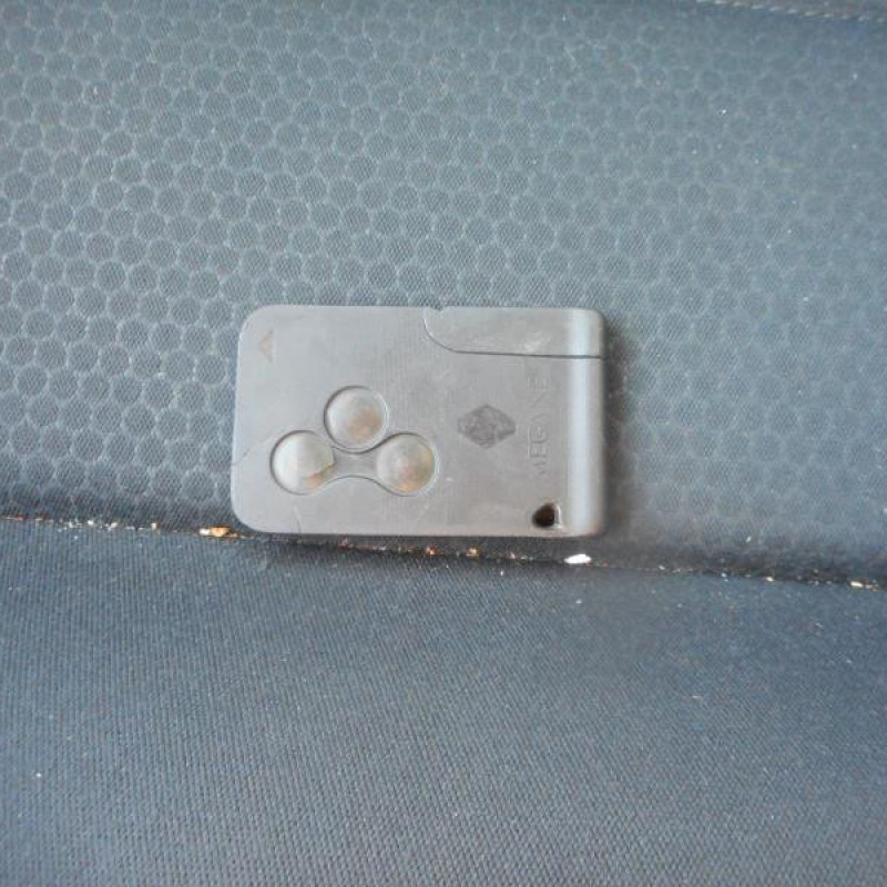 Pare choc arriere RENAULT MEGANE 2 Photo n°10