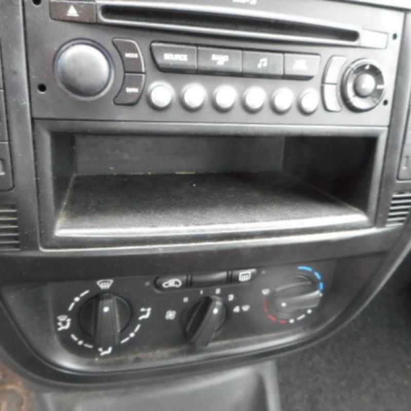 Malle/Hayon arriere CITROEN C2 Photo n°8