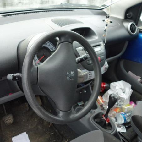 Vitre avant gauche PEUGEOT 107