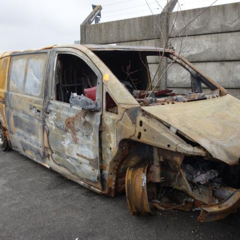 Pivot de moyeu avant gauche MERCEDES VITO 639 Photo n°4