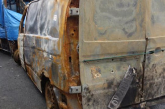 Pivot de moyeu avant gauche MERCEDES VITO 639