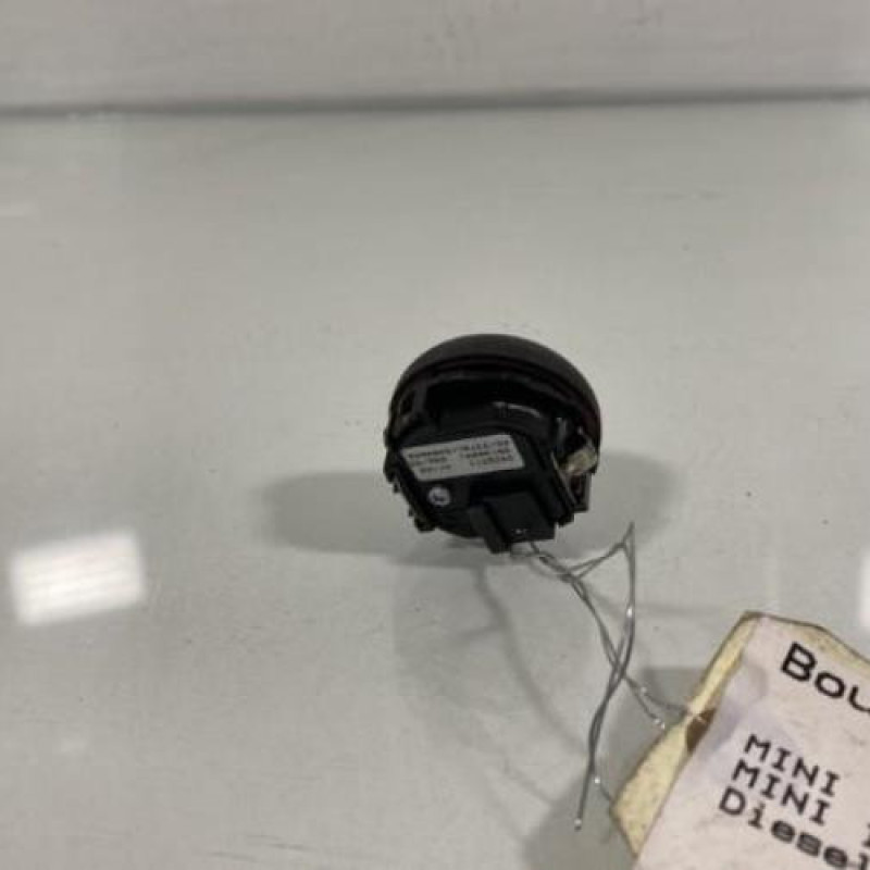 Bouton de warning MINI MINI 2 R56 Photo n°3