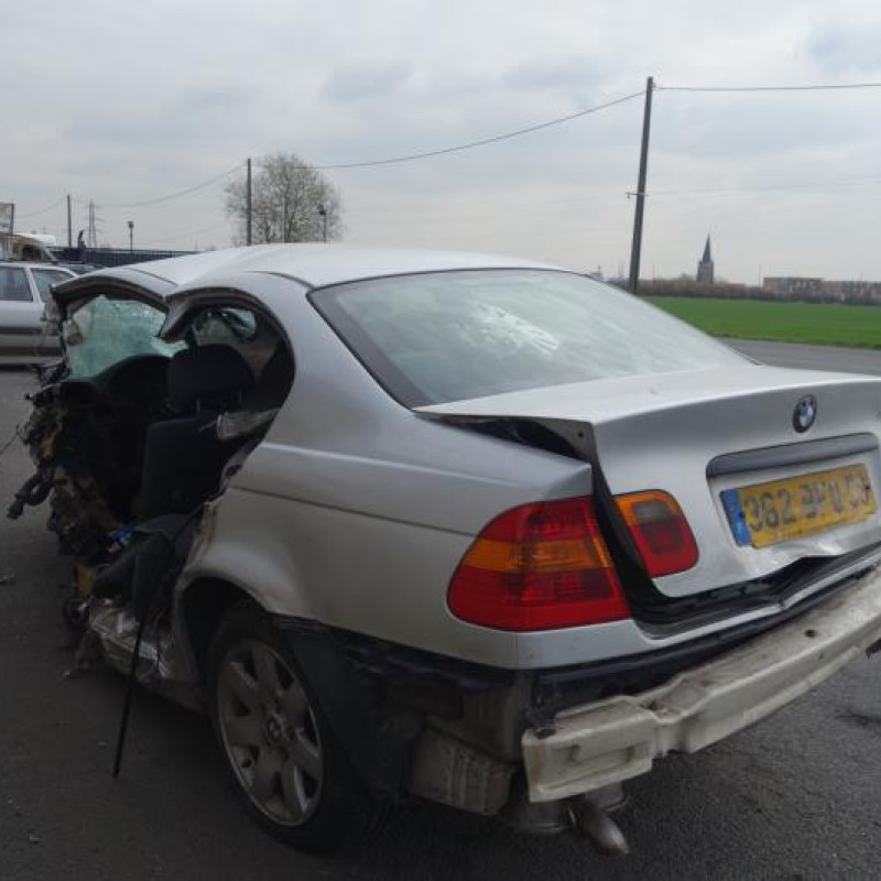 Feu arriere secondaire gauche (feux) BMW SERIE 3 E46 Photo n°7