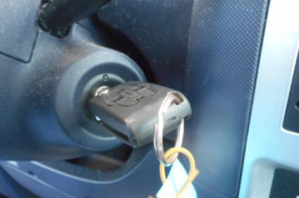 Bras essuie glace avant gauche PEUGEOT 1007