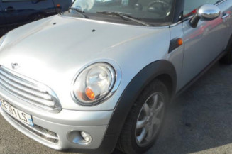 Charniere de capot MINI MINI 2 R56 Photo n°1