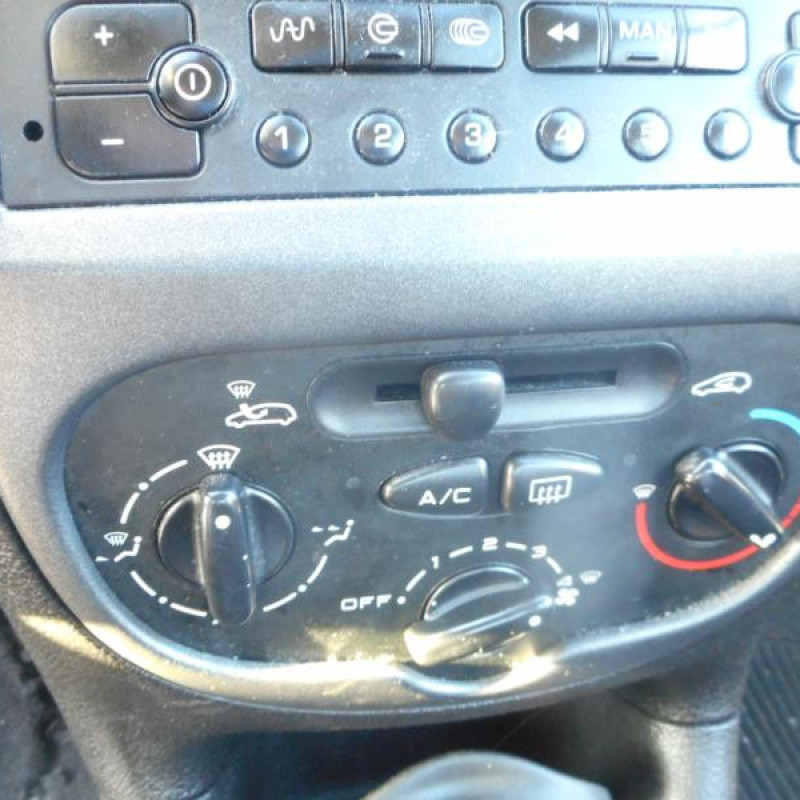 Etrier avant gauche (freinage) PEUGEOT 206 Photo n°6