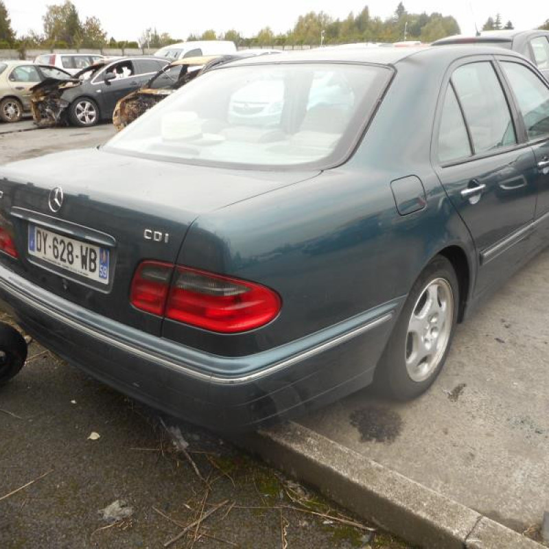 Feu arriere principal droit (feux) MERCEDES CLASSE E 210 Photo n°5