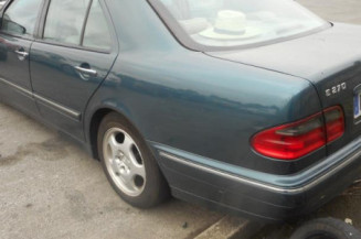 Feu arriere principal droit (feux) MERCEDES CLASSE E 210