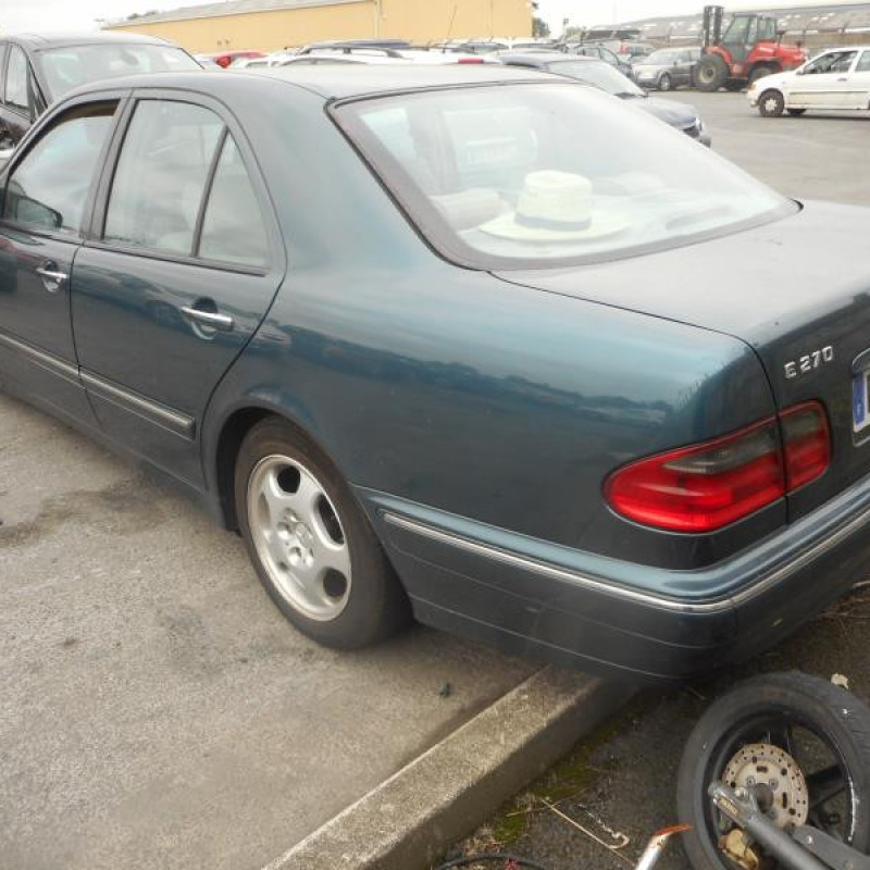 Feu arriere principal droit (feux) MERCEDES CLASSE E 210 Photo n°6