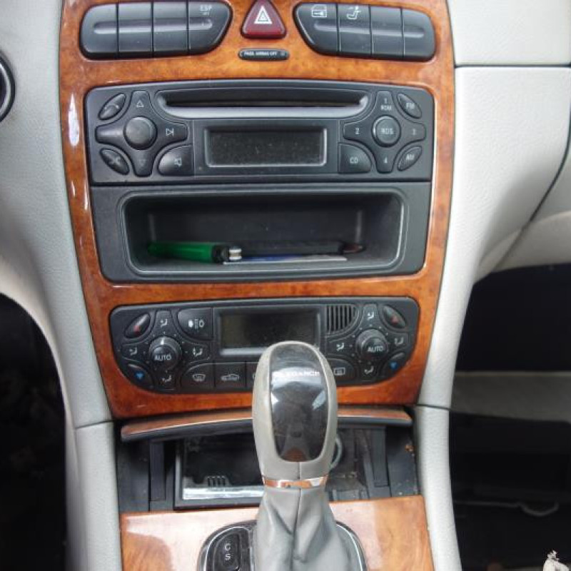Porte avant droit MERCEDES CLASSE CLK 209 Photo n°8