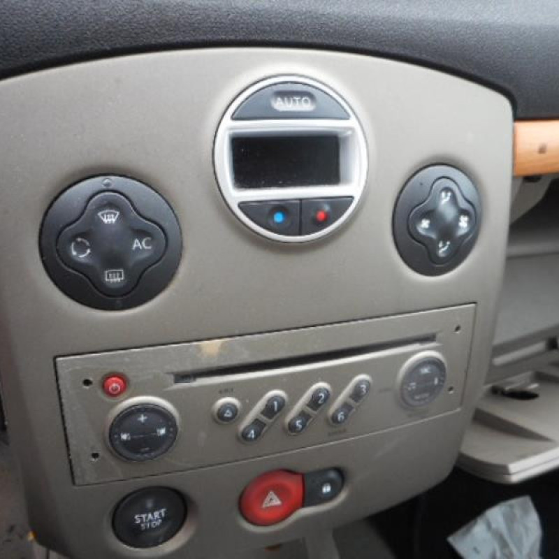 Serrure arriere droit RENAULT CLIO 3 Photo n°10