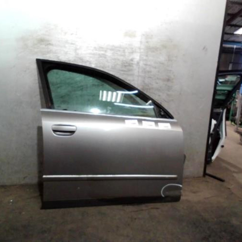 Porte avant droit AUDI A4 2 Photo n°1