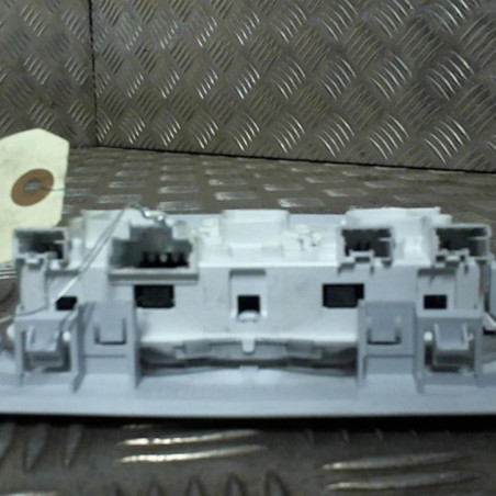 Eclairage de plafonnier PEUGEOT 2008 1