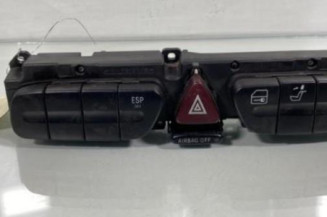 Bouton de warning MERCEDES CLASSE C 203 Photo n°1