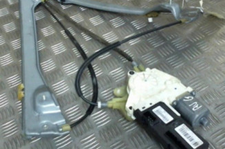 Leve vitre electrique avant gauche RENAULT LAGUNA 3 Photo n°1