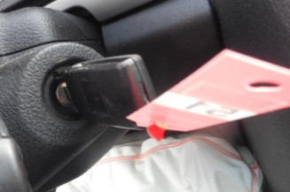 Attache ceinture arriere droit PEUGEOT 407