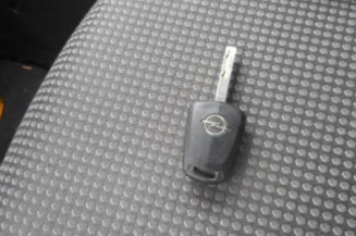 Pivot de moyeu avant gauche OPEL CORSA D