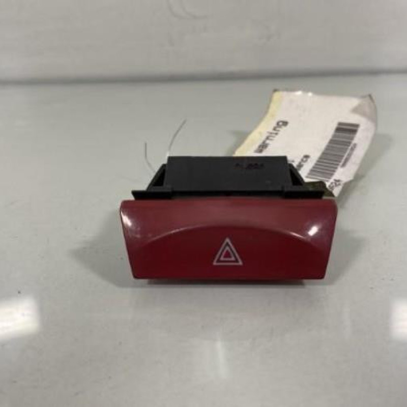 Bouton de warning FIAT STILO Photo n°1