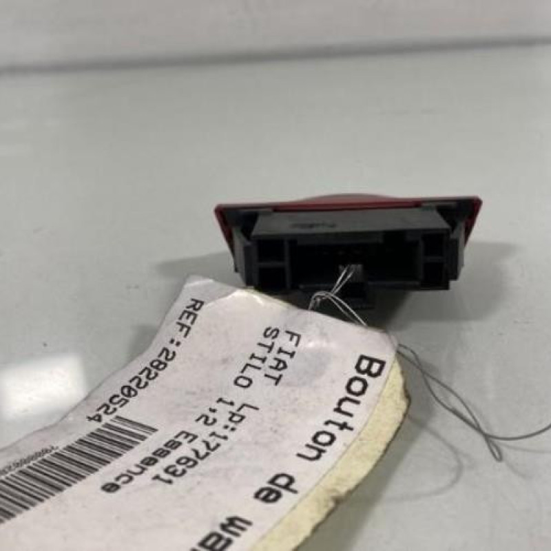 Bouton de warning FIAT STILO Photo n°3