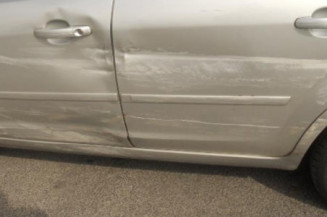 Pretensionneur de ceinture avant droit FORD FOCUS 2