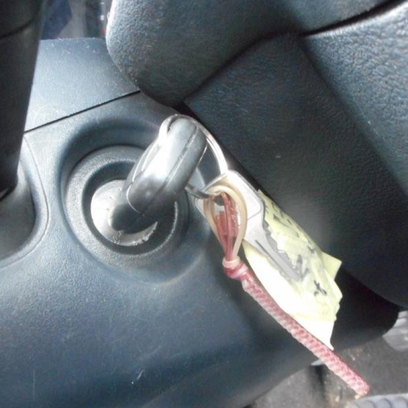 Compresseur clim RENAULT CLIO 2 Photo n°10