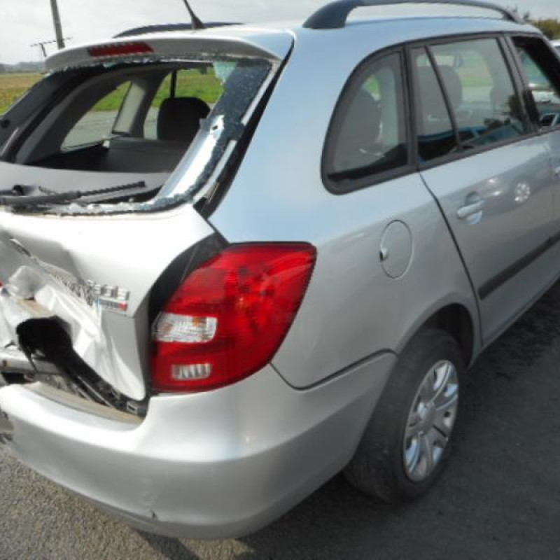 Pretensionneur de ceinture avant droit SKODA FABIA 2 Photo n°7