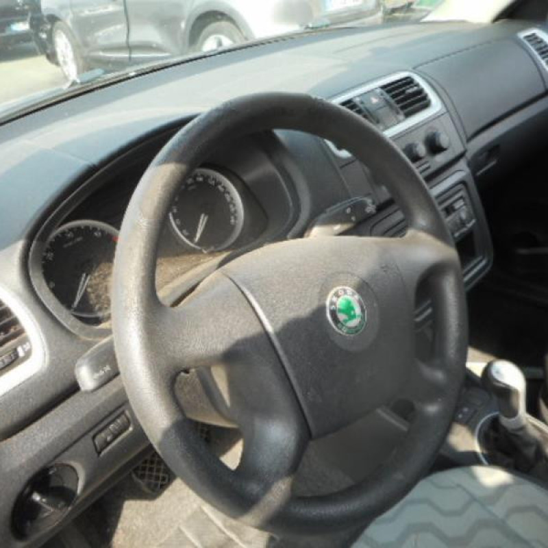 Pretensionneur de ceinture avant droit SKODA FABIA 2 Photo n°10