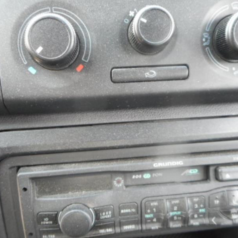 Pretensionneur de ceinture avant droit SKODA FABIA 2 Photo n°11